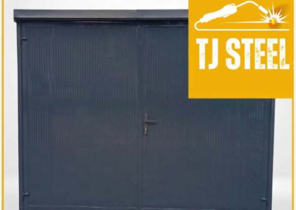 Stalowy schowek na wymiar z podwójnymi drzwiami wykonany przez TJ Steel jako realizacja indywidualna