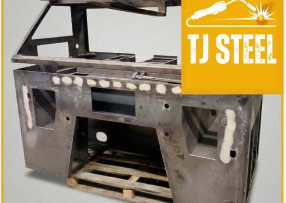 Element konstrukcyjny maszyny wykonany na wymiar przez TJ Steel do zastosowania w budowie maszyn i urządzeń